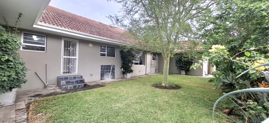 4 Bedroom Property for Sale in Beacon Bay Eastern Cape